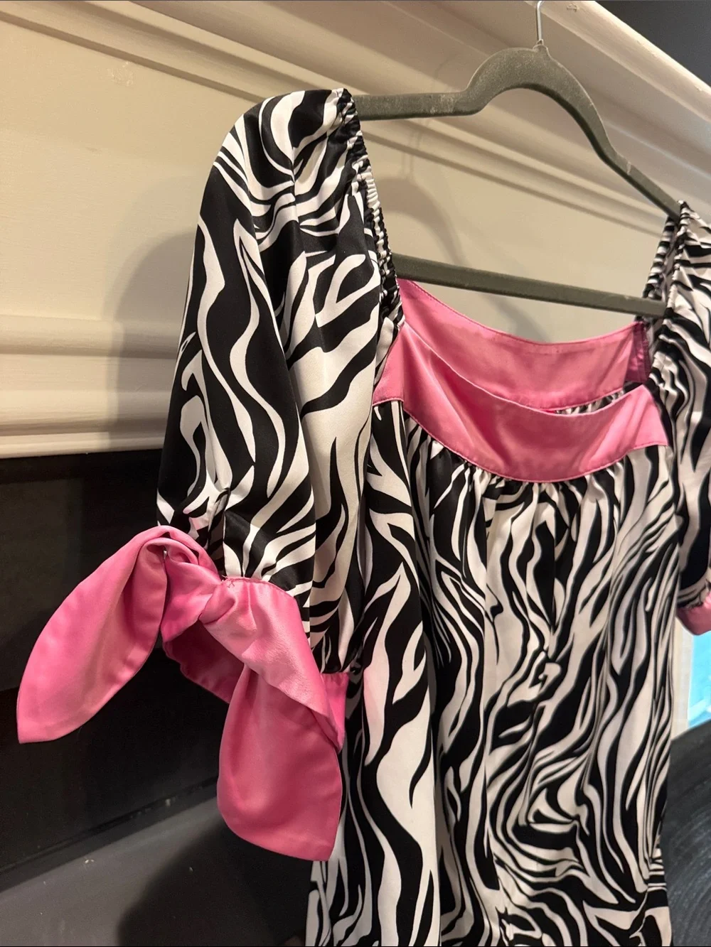 Sunny Leigh Black & Pink Zebra-Print Puff Sleeve Top - Picture 5 of 6